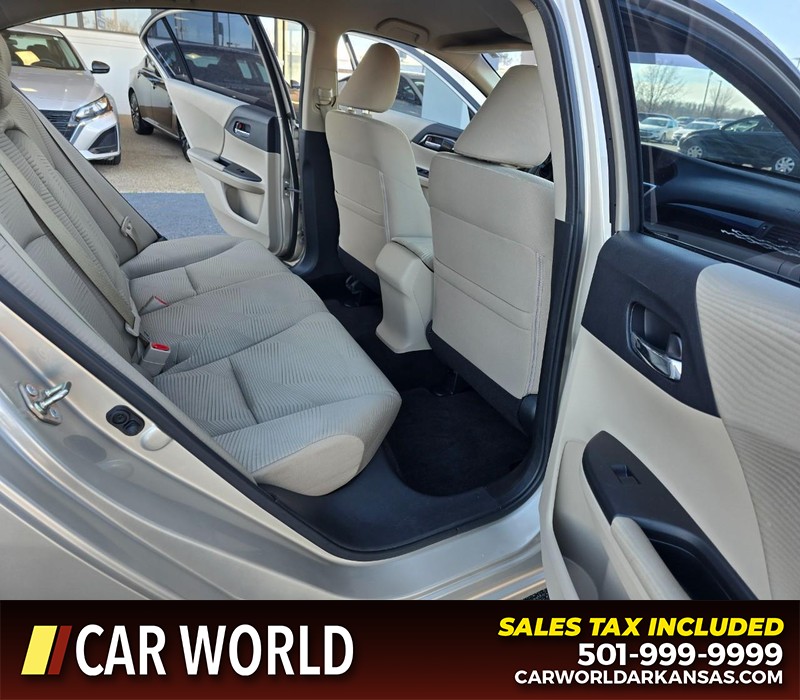 Honda Accord Sedan Vehicle Full-screen Gallery Image 12