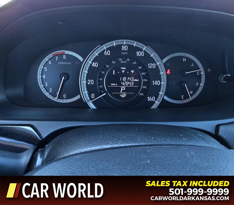 Honda Accord Sedan Vehicle Full-screen Gallery Image 16