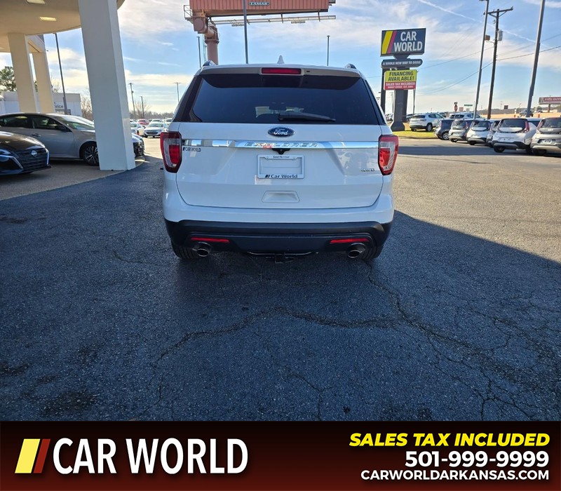 Ford Explorer Vehicle Full-screen Gallery Image 5