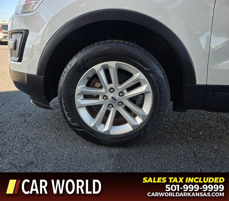 Ford Explorer Vehicle Full-screen Gallery Image 6