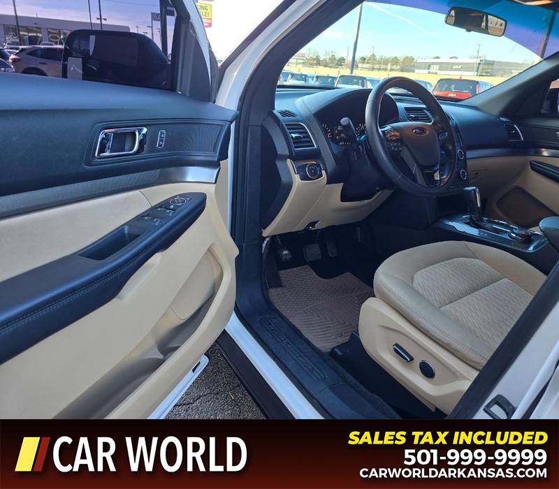 Ford Explorer Vehicle Full-screen Gallery Image 7