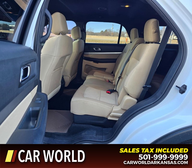 Ford Explorer Vehicle Full-screen Gallery Image 10