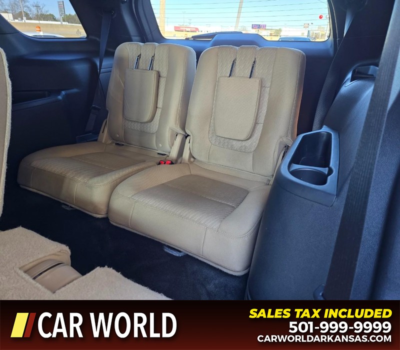 Ford Explorer Vehicle Full-screen Gallery Image 11