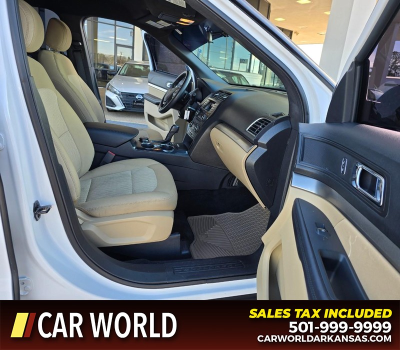 Ford Explorer Vehicle Full-screen Gallery Image 12