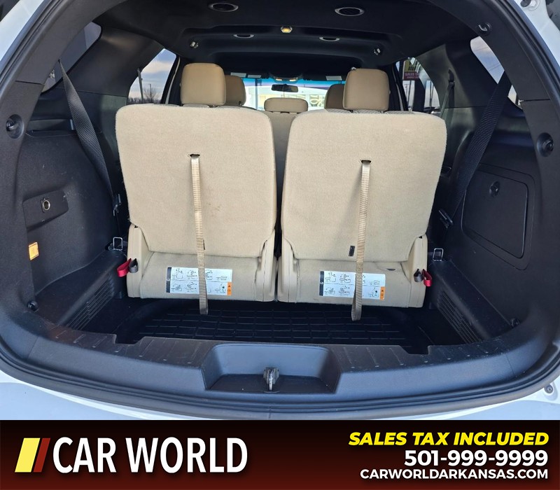 Ford Explorer Vehicle Full-screen Gallery Image 15