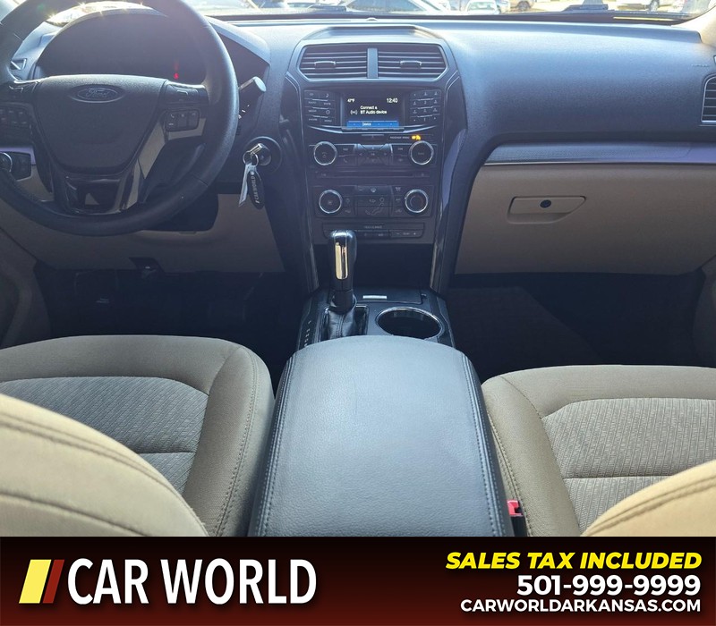 Ford Explorer Vehicle Full-screen Gallery Image 21