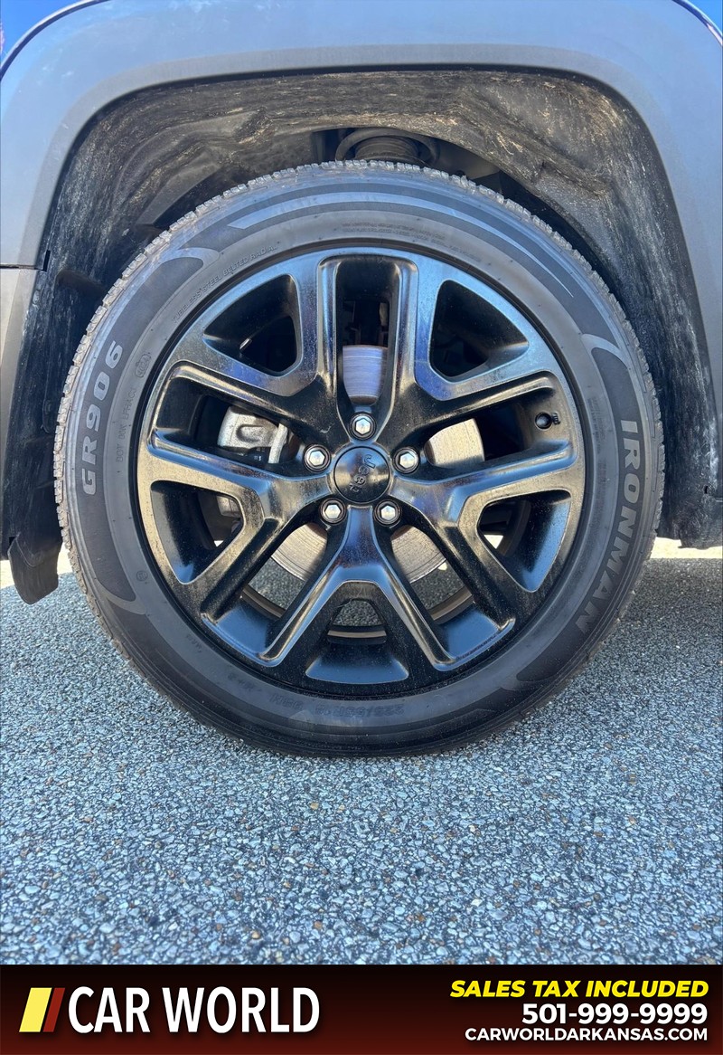 Jeep Renegade Vehicle Full-screen Gallery Image 11