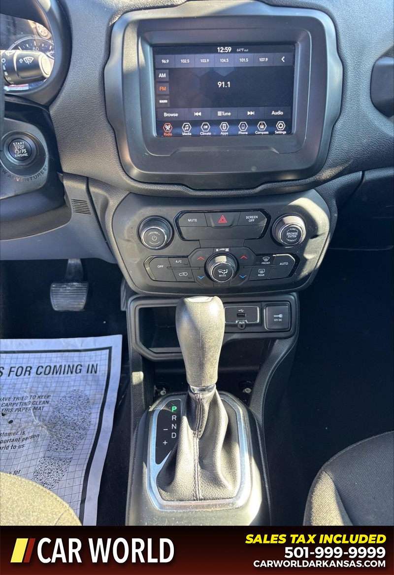 Jeep Renegade Vehicle Full-screen Gallery Image 17