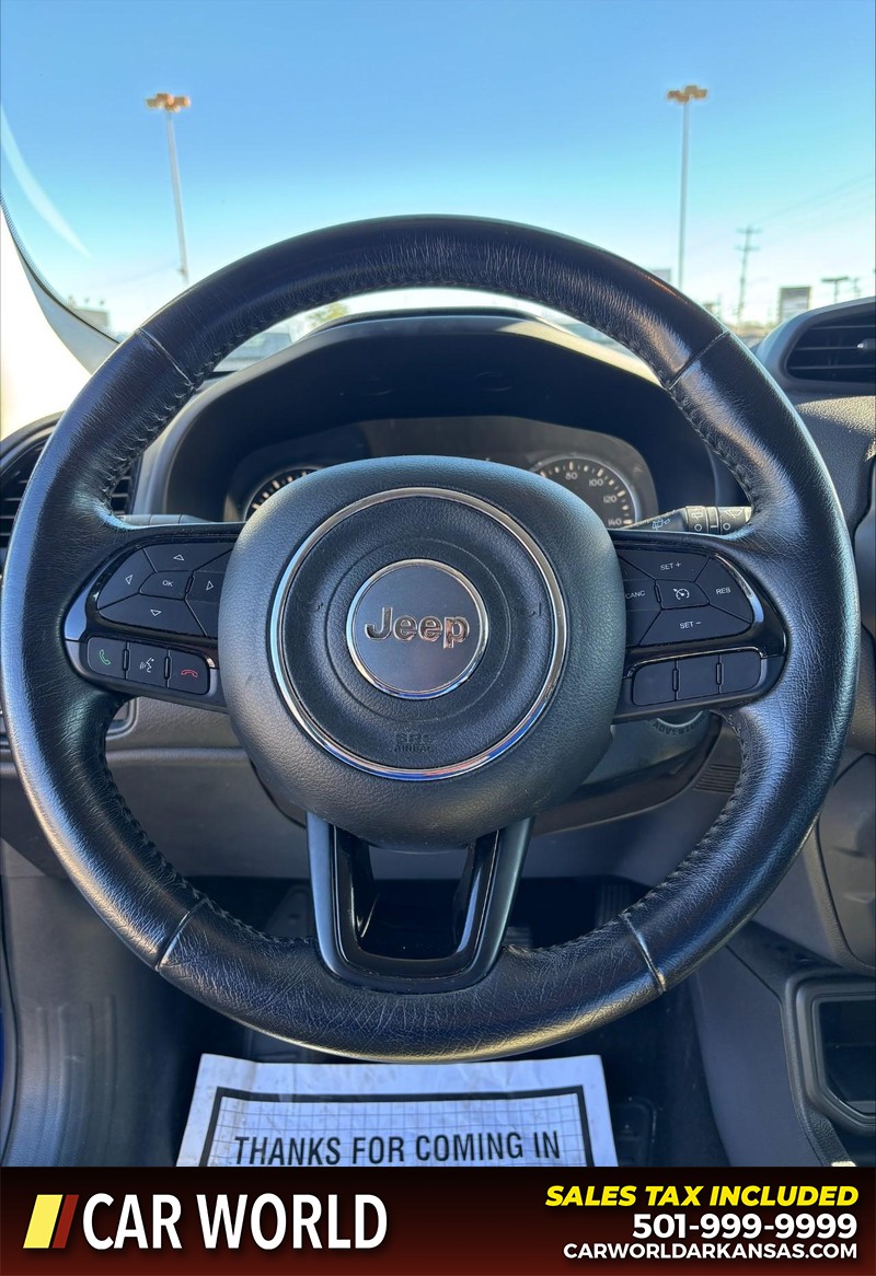 Jeep Renegade Vehicle Full-screen Gallery Image 19