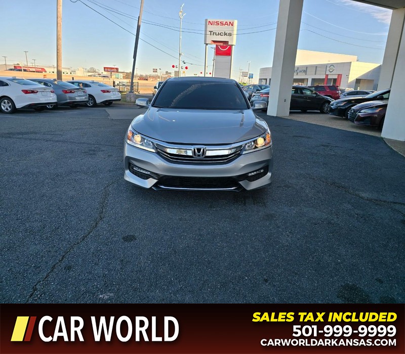 Honda Accord Sedan Vehicle Full-screen Gallery Image 2