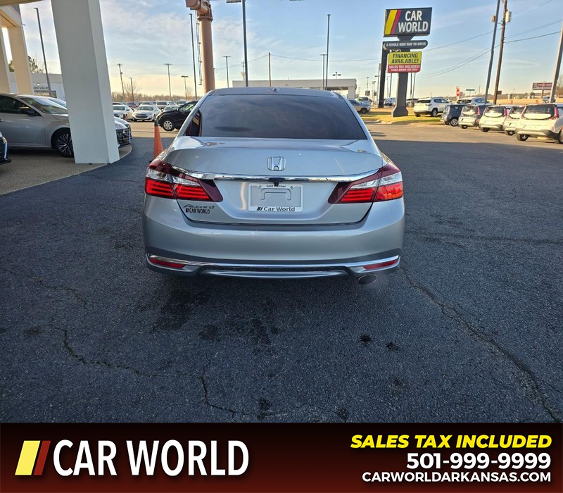 Honda Accord Sedan Vehicle Full-screen Gallery Image 5