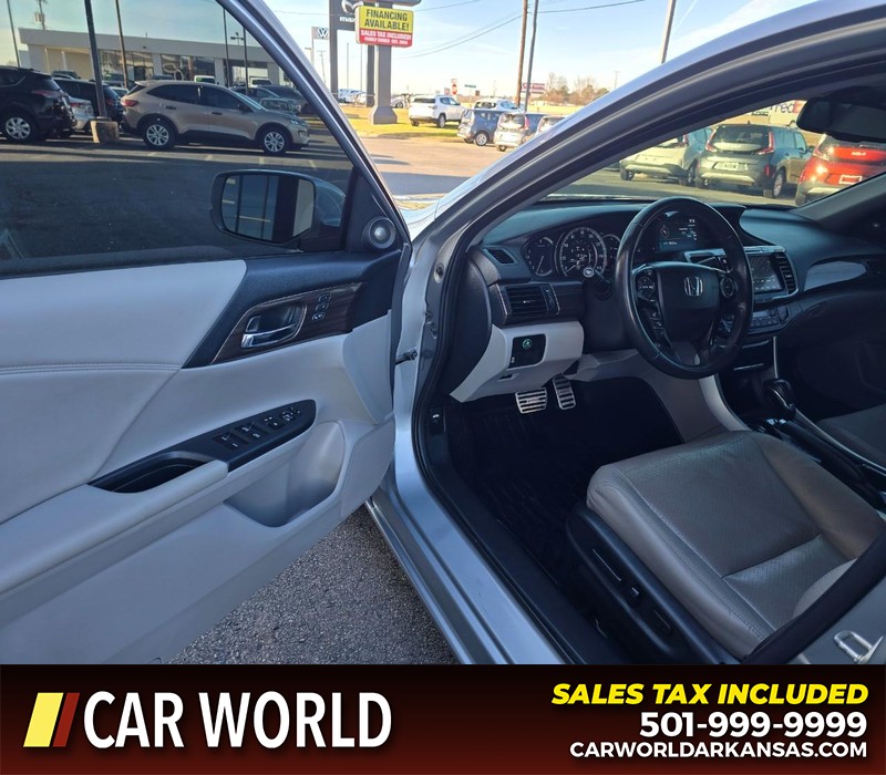 Honda Accord Sedan Vehicle Full-screen Gallery Image 7