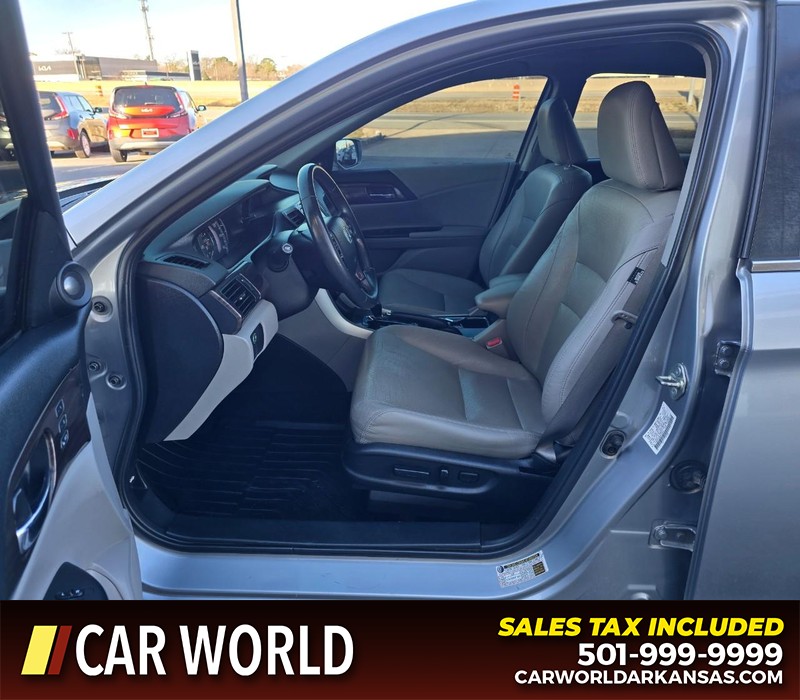 Honda Accord Sedan Vehicle Full-screen Gallery Image 8