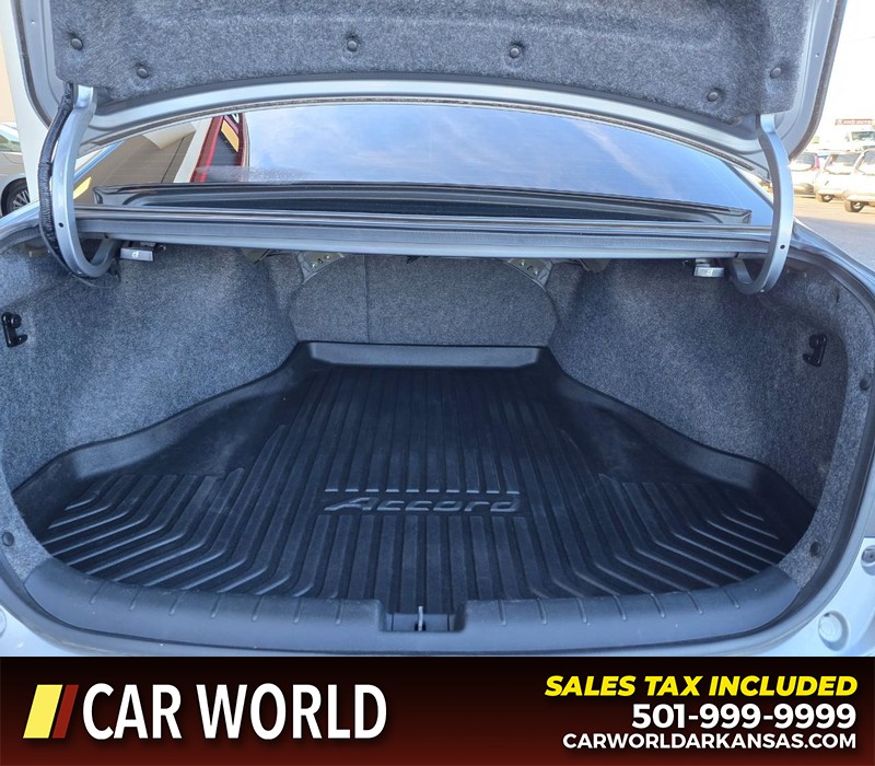 Honda Accord Sedan Vehicle Full-screen Gallery Image 13