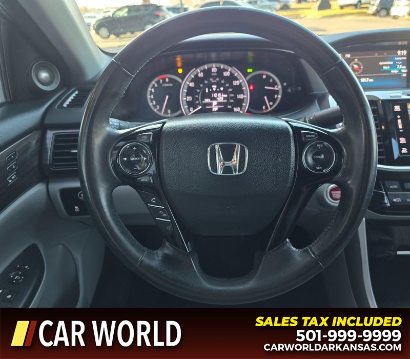 Honda Accord Sedan Vehicle Full-screen Gallery Image 15