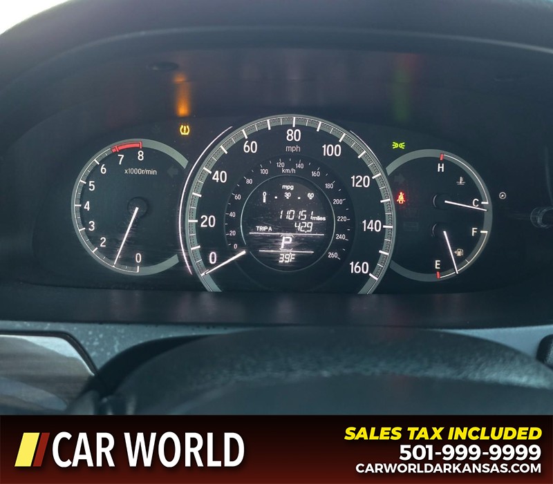 Honda Accord Sedan Vehicle Full-screen Gallery Image 17