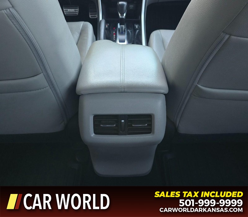 Honda Accord Sedan Vehicle Full-screen Gallery Image 20
