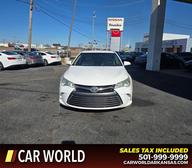 Toyota Camry Vehicle Full-screen Gallery Image 2