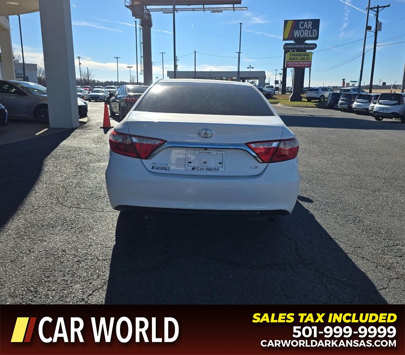 Toyota Camry Vehicle Full-screen Gallery Image 5