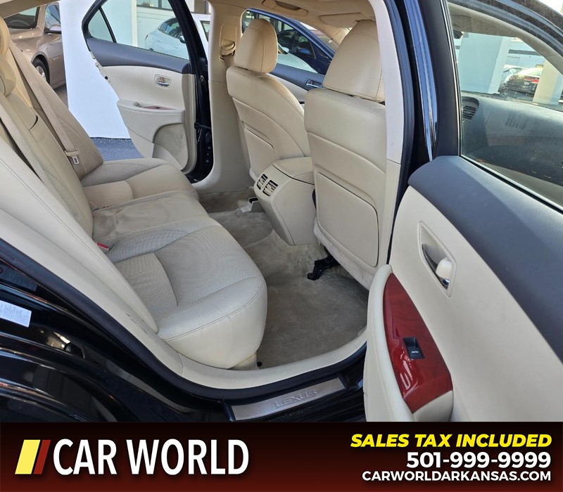 Lexus ES 350 Vehicle Full-screen Gallery Image 13