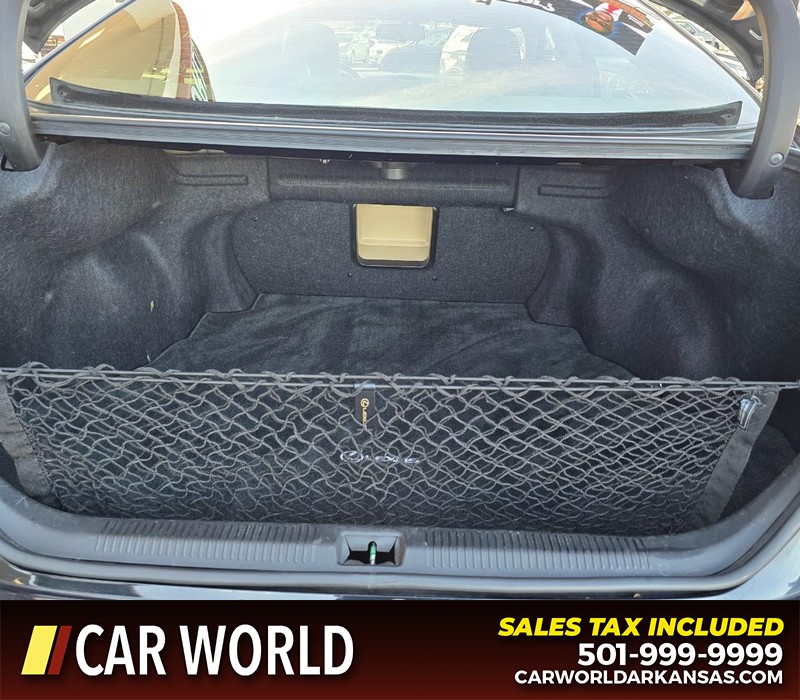 Lexus ES 350 Vehicle Full-screen Gallery Image 14