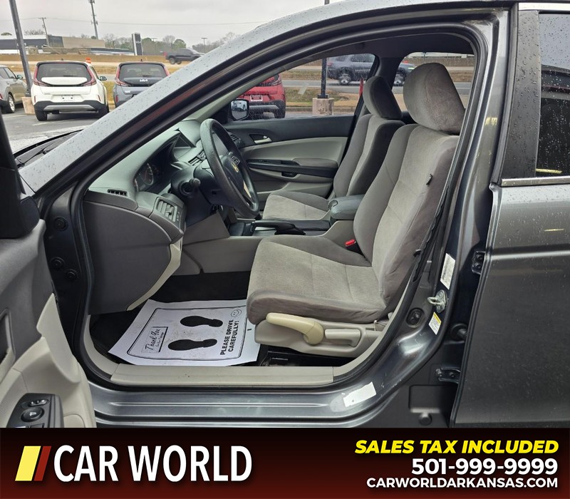 Honda Accord Sedan Vehicle Full-screen Gallery Image 8