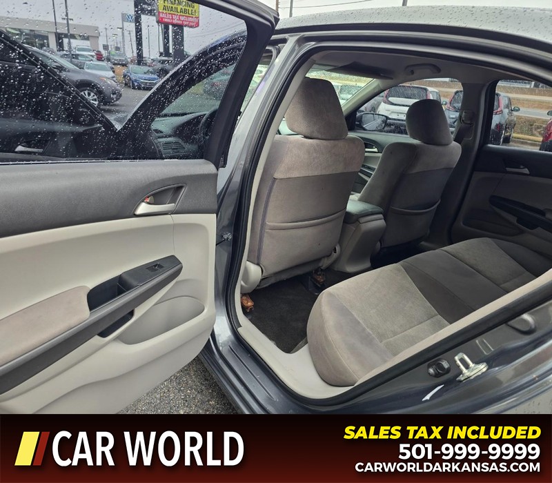 Honda Accord Sedan Vehicle Full-screen Gallery Image 9