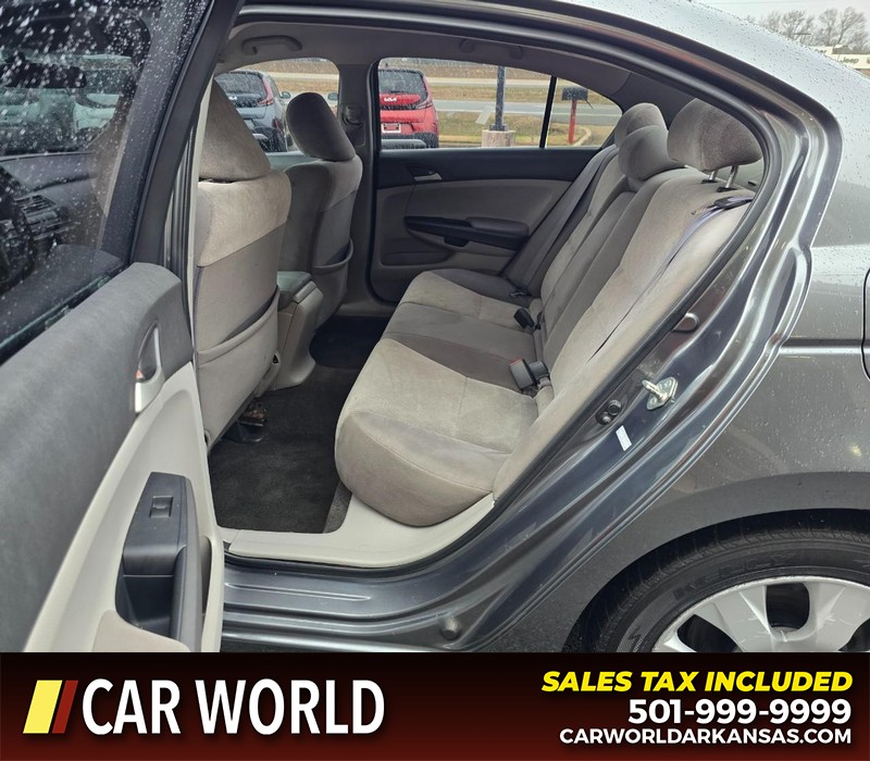 Honda Accord Sedan Vehicle Full-screen Gallery Image 10