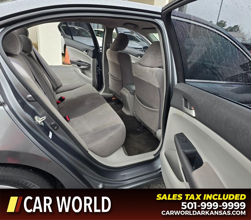 Honda Accord Sedan Vehicle Full-screen Gallery Image 12