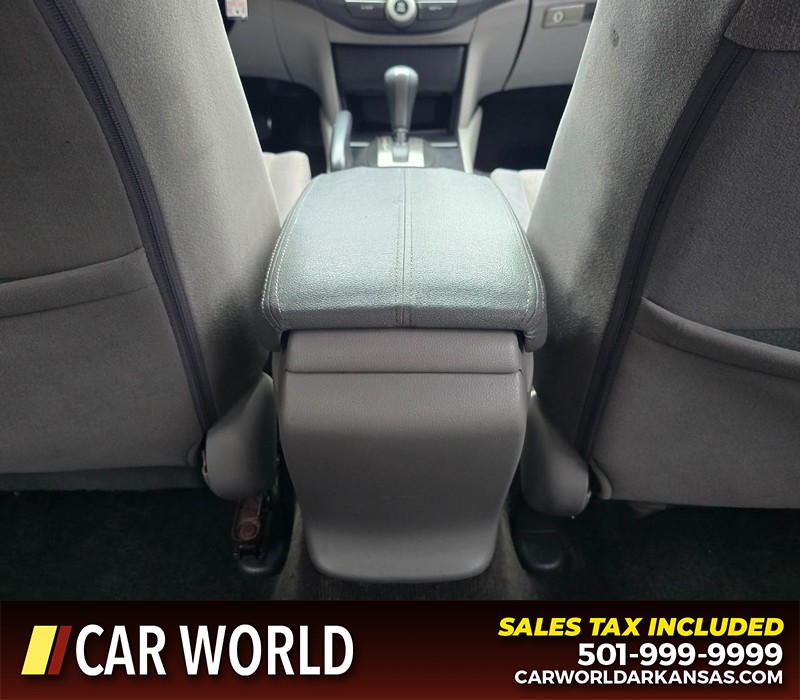 Honda Accord Sedan Vehicle Full-screen Gallery Image 18