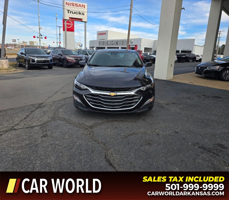 Chevrolet Malibu Vehicle Full-screen Gallery Image 2