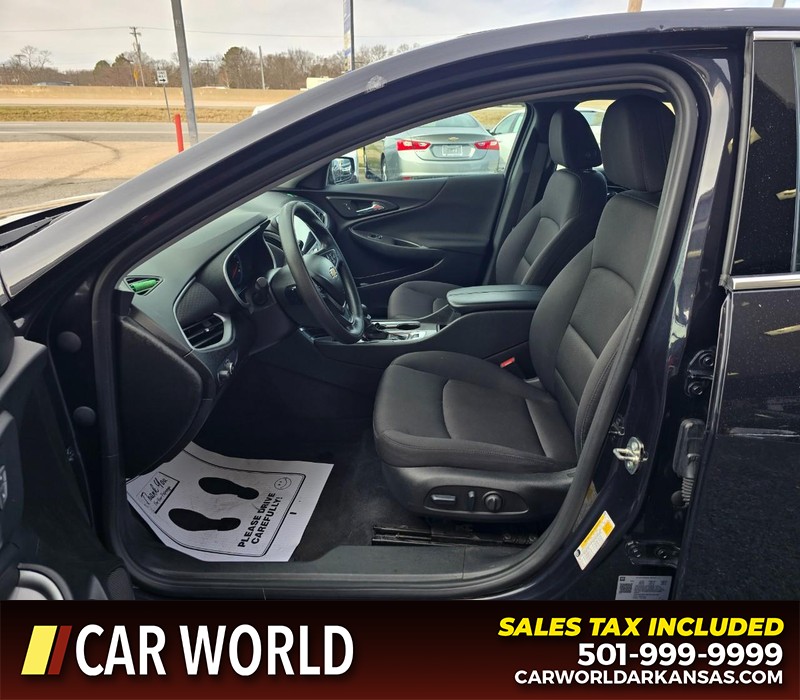 Chevrolet Malibu Vehicle Full-screen Gallery Image 8