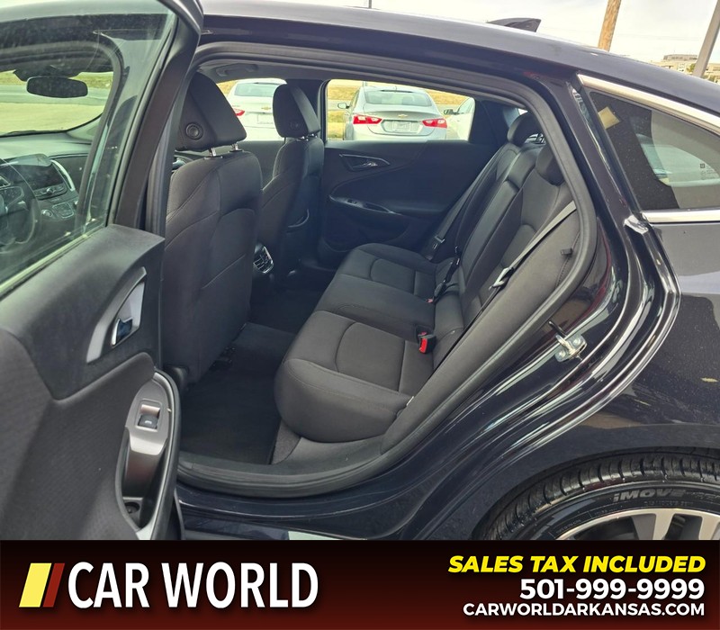 Chevrolet Malibu Vehicle Full-screen Gallery Image 10