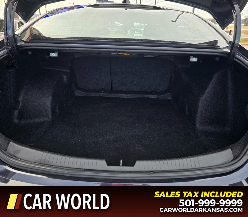 Chevrolet Malibu Vehicle Full-screen Gallery Image 13