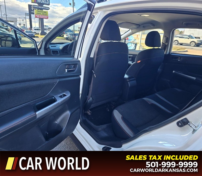 Subaru Crosstrek Vehicle Full-screen Gallery Image 9