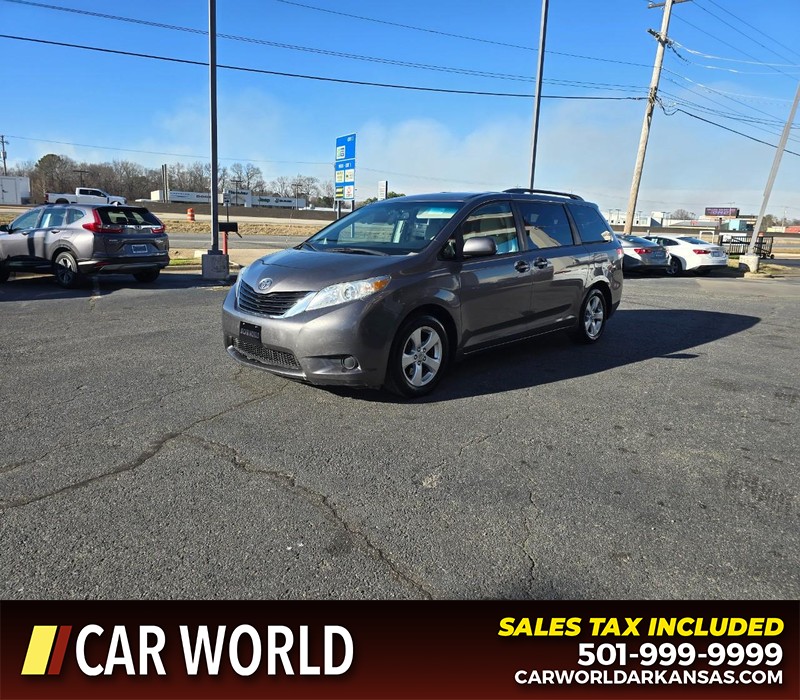 Toyota Sienna Vehicle Full-screen Gallery Image 3