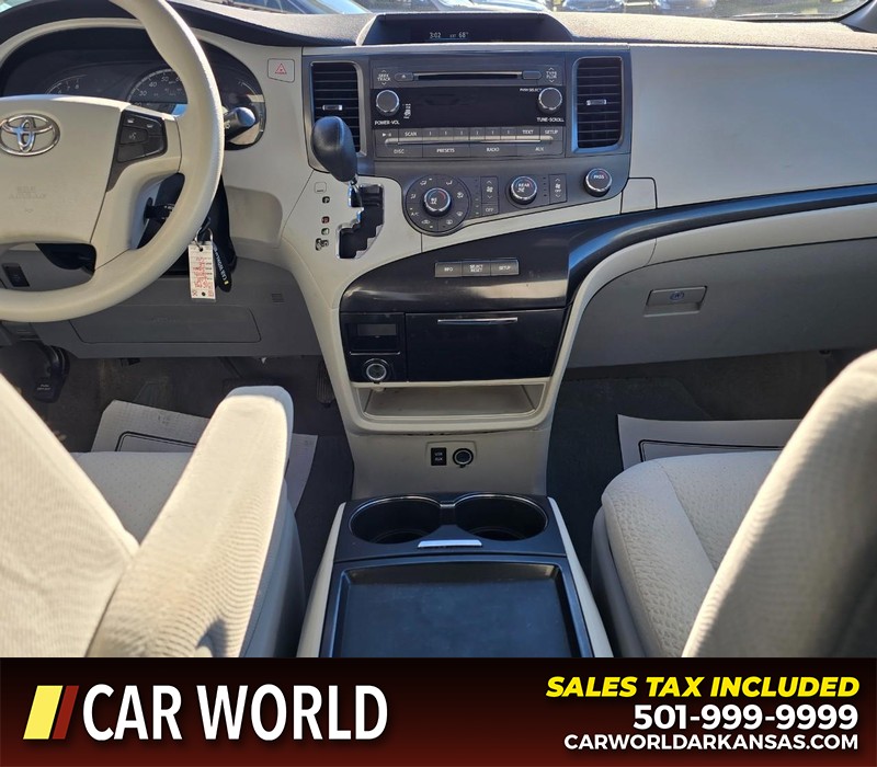 Toyota Sienna Vehicle Full-screen Gallery Image 23