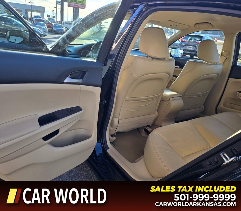 Honda Accord Sedan Vehicle Full-screen Gallery Image 9