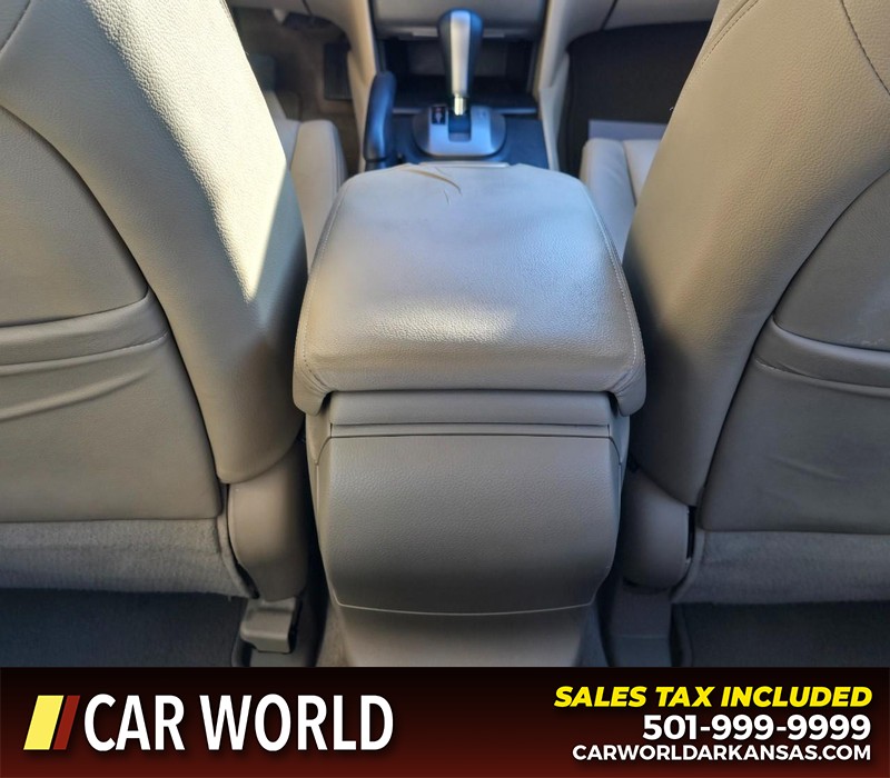 Honda Accord Sedan Vehicle Full-screen Gallery Image 18