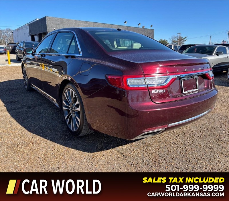 Lincoln Continental Vehicle Full-screen Gallery Image 7