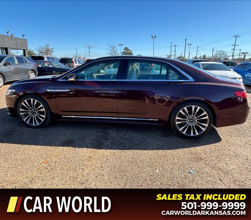 Lincoln Continental Vehicle Full-screen Gallery Image 8