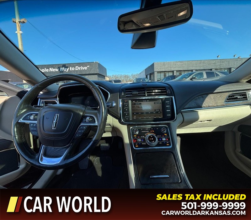 Lincoln Continental Vehicle Full-screen Gallery Image 17