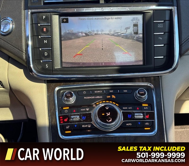 Lincoln Continental Vehicle Full-screen Gallery Image 20