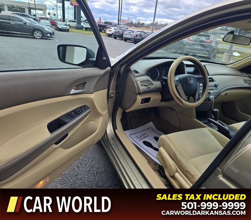 Honda Accord Sedan Vehicle Full-screen Gallery Image 7