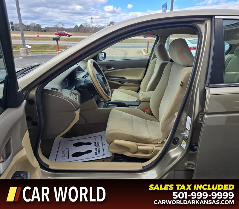 Honda Accord Sedan Vehicle Full-screen Gallery Image 8