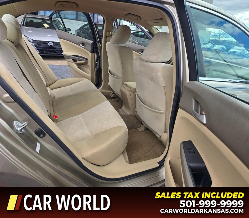 Honda Accord Sedan Vehicle Full-screen Gallery Image 12