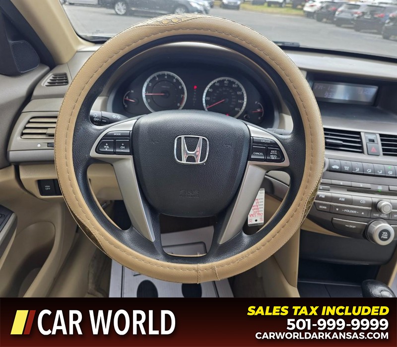 Honda Accord Sedan Vehicle Full-screen Gallery Image 14