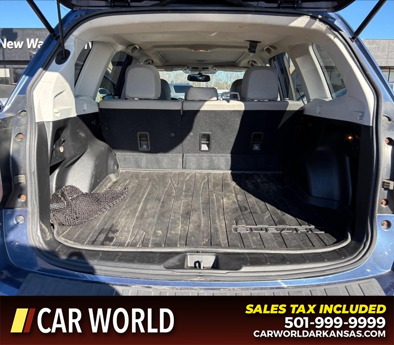 Subaru Forester Vehicle Full-screen Gallery Image 6