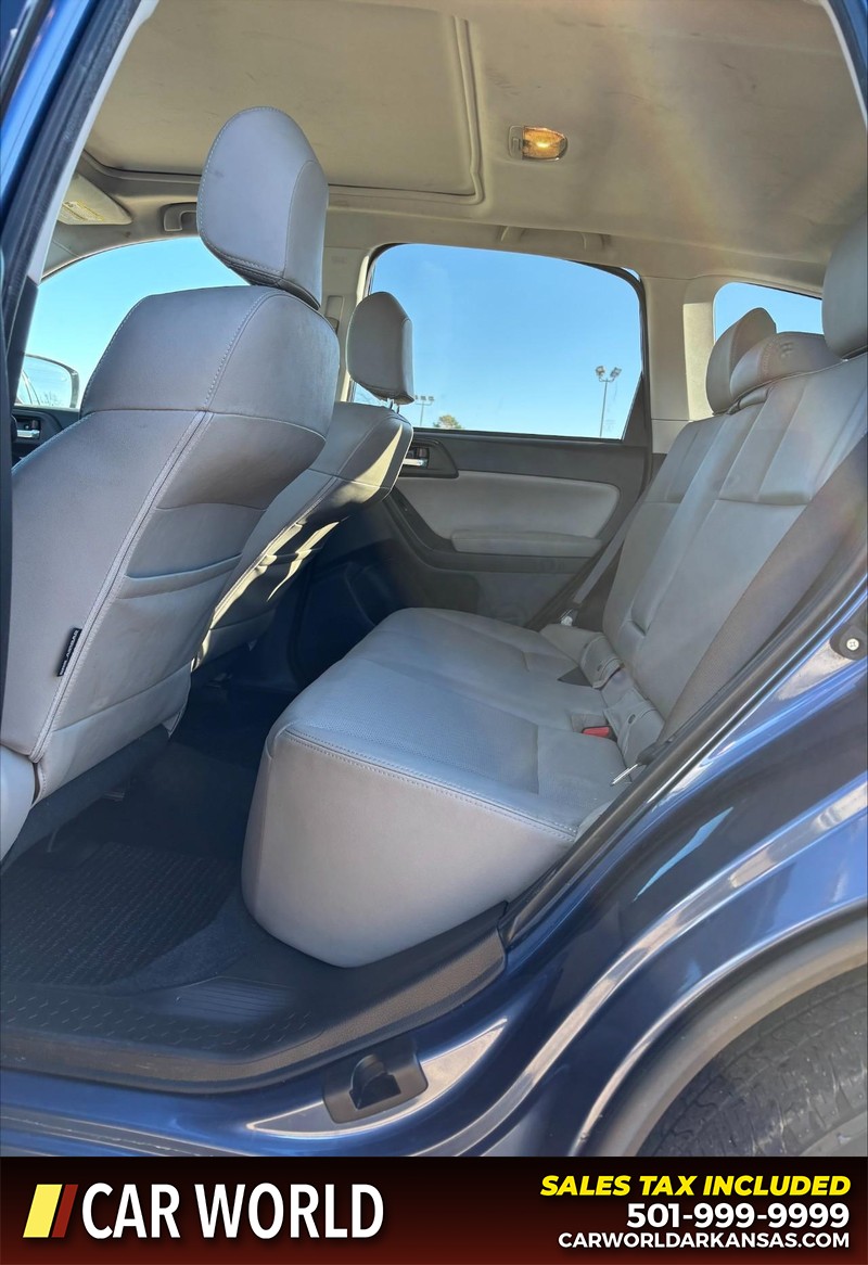 Subaru Forester Vehicle Full-screen Gallery Image 15