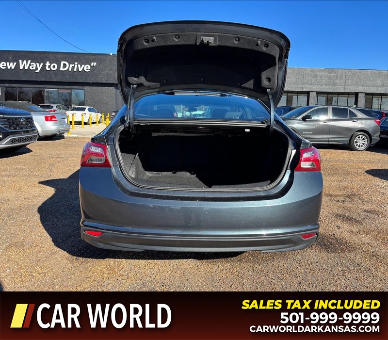 Chevrolet Malibu Vehicle Full-screen Gallery Image 5